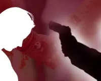  नोएडा में मामूली बात पर चला दी गोली...  प्रेमिका को उतारा मौत के घाट; फिर हुआ फरार, तलाश में जुटी पुलिस 