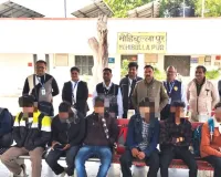 बिना टिकट यात्रा करते पुलिसकर्मियों समेत 158 यात्री पकड़े गये, रेलवे प्रशासन ने एक लाख से अधिक वसूला जुर्माना