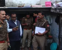   बाराबंकी में किशोर ने लगाई फांसी:  पुलिस ने जांच के दिए आदेश,  बेटे का जीवन वापस मांगने बदहवास मां पहुंची  महदेवा मंदिर 