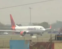 वाराणसी एयरपोर्ट पर वापस लौटा मुंबई जा रहा विमान:  इमरजेंसी गेट खोलने की कोशिश, पुलिस हिरासत में यात्री 