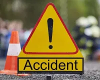 गोंडा में तेज रफ्तार का कहर... ट्राली से टकराई नाबालिगों की बाइक, एक की मौत, दो की हालत गंभीर 