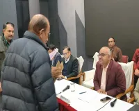 कानपुर : महीनों इधर से उधर चक्कर लगाते रहे, डीएम ने कर दिया समाधान, जानें पूरा मामला