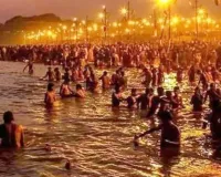 प्रयागराज : भूमि आवंटन से नाराज साधु-संतों ने मेला प्राधिकरण के गेट पर दिया धरना, लगाया यह आरोप