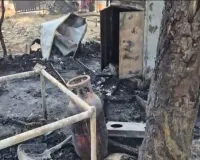 अमेठी : झोपडी में लगी आग, खाद्य सामग्री व नगदी समेत पांच मवेशी की जलकर मौत