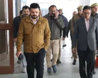 रामपुर : डीएम के निरीक्षण में 16 कर्मचारी मिले गैर हाजिर, मांगा स्पष्टीकरण