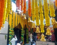 काशी में हुआ बाबा बटुक भैरव का त्रिगुणात्मक श्रृंगार, 1100 बटुकों का किया गया विशेष पूजन 