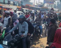 बदायूं : आटो ने तोड़ा क्रासिंग का बैरियर, राजमार्ग पर लगा रहा जाम