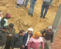 आगरा में बड़ा हादसा : निर्माणाधीन दीवार गिरने से दो लोगों की मौत, पांच घायल 