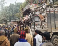 सुलतानपुर : घने कोहरे में अनियंत्रित हुई ट्रक पेड़ से लड़ी, दो की मौत, तीन घायल