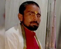 बदायूं : मंदिर में पूजा करने वाले सन्यासी का पेड़ पर लटका मिला शव