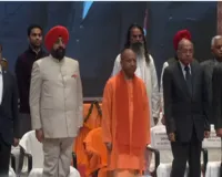 गोरखपुर : सीएम योगी बोले- युवाओं को ड्रग्स और स्मार्टफोन के नशे से बचना होगा