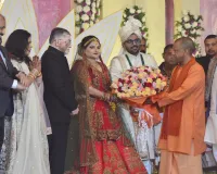 बरेली : झारखंड के राज्यपाल के बेटे को सीएम ने भी दिया आशीर्वाद