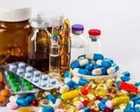 नमी ने बिगाड़ी सरकारी दवाओं की हालत:  रैपर खोलते ही चूरा हो रहीं गोलियां, कई बार शिकायत के बावजूद नहीं हो रहा सुधार