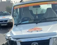 अमेठी में महिला थाने की गाड़ी और बाइक की टक्कर, एक की मौत, दो गंभीर 