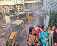 Bareilly: आजम खान के करीबियों के दो बरातघर ध्वस्त...भारी हंगामे के बीच की BDA ने कार्रवाई