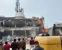 Bareilly: तौकीर के करीबी वाजिद बेग के बरातघर पर दूसरे दिन भी गरजा बुलडोजर