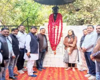 बाराबंकी : फ्लाइट लेफ्टिनेंट शंकर दयाल को दी गई श्रद्धांजलि, मेधावी छात्रों और समाजसेवकों को किया गया सम्मानित