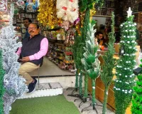 Moradabad: क्रिसमस के लिए सजे बाजार में रौनक, खरीदारी और बुकिंग में तेजी