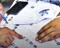 अयोध्या :  SIR में मतदाताओं की मैपिंग में छूट रहा पसीना, स्थान बदलने व शहर में आने वालों को पुरानी सूची में ढूंढना टेढ़ी खीर