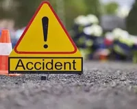 UP : टक्कर के बाद बाइक से गिरा दो साल का मासूम, ट्रैक्टर-ट्रॉली की चपेट में आकर मौत