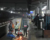 Bareilly : बरेली में घना कोहरा, न्यूनतम तापमान 7.8 डिग्री, पूरे दिन ठंड बनी रही