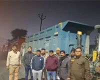 Bareilly: टैक्स चोरी कर उत्तराखंड से रेता-बजरी ला रहे 23 ट्रक सीज