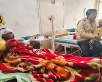 Moradabad: जिला अस्पताल में हल्के कंबलों में ठिठुर रहे मरीज...घर से मंगा रहे दूसरे कंबल