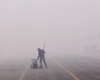 Moradabad: कोहरे के चलते धूल के कण वायुमंडल में छाए, बढ़ा प्रदूषण