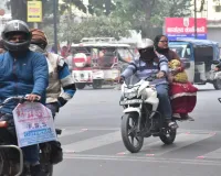 Moradabad: हवाओं ने बढ़ाई गलन, सर्दी से जनजीवन प्रभावित घने कोहरे के बाद छाए रहे बादल