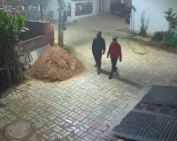 Lucknow News: इंजीनियर के बंद मकान में 16 मिनट में लाखों की चोरी,  CCTV कैमरे में कैद हुए तीन चोर
