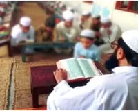 मान्यता रद्द होने के बाद भी चल रहा वेतन घोटाला: 3 कमरे के मदरसे में 24 टीचर अभी भी मौजूद  