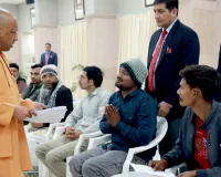 CM योगी ने धान क्रय केंद्र की मनमानी पर DM को लगाई फटकार, सभी केंद्रों के औचक निरीक्षण का दिया आदेश