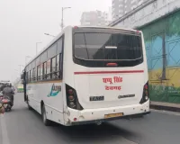 चेक पोस्ट को चकमा देकर शहर में प्रवेश कर रहीं डग्गामार बसें, परिवहन मुख्यालय से मात्र एक किमी दूरी पर हो रही संचालित