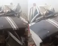 बलियाः मकान में घुसी अनियंत्रित कार, दो युवकों की मौत 