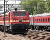 ट्रेन का सफर हुआ महंगा... रेलवे ने बढ़ाया किराया, लंबी दूरी वालों की जेब पर असर