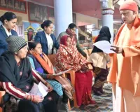 विदेश भेजने के नाम पर धोखाधड़ी करने वालों पर हो सख्त कार्रवाई, जनता दर्शन में सीएम योगी का अधिकारियों को सख्त निर्देश