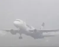 दिल्ली में जहरीली धुंध का कहर: IGI एयरपोर्ट पर 228 उड़ानें रद्द, 5 डायवर्ट, एयरलाइंस ने जारी की एडवाइजरी