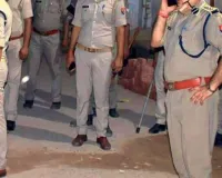 एटा में अभद्र व्यवहार का वीडियो वायरल होने पर दरोगा लाइन हाजिर, जांच के आदेश 