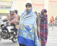 Weather Update: यूपी में घना कोहरा, बिहार को ठंड-कोहरे की दोहरी मार, कश्मीर-हिमाचल में जारी बर्फबारी की चेतावनी