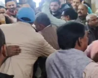 रिश्वत लेते पीडीए का बाबू और ग्राम रोजगार सेवक गिरफ्तार, एंटी करप्शन की प्रयागराज और मिर्जापुर यूनिट ने की कार्रवाई