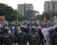 बांग्लादेश हिंसा अलर्ट: चटगांव में भारतीय वीजा सेवाएं अनिश्चितकाल के लिए निलंबित, प्रदर्शनों के बाद सुरक्षा चिंता बढ़ी