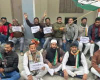 सुलतानपुर में कांग्रेस का प्रदर्शन, कार्यकर्ताओं को गिरफ्तार कर भेजा गया पुलिस लाइन