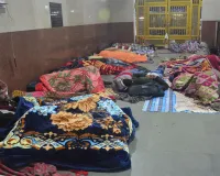 Bareilly : कागजों पर अस्थायी रैन बसेरे बनाने की प्रक्रिया...सर्द रात में कांप रहे लोग