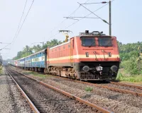 Bareilly : आधा दर्जन ट्रेनों ने कराया इंतजार...काशी विश्वनाथ रहीं पांच घंटे लेट