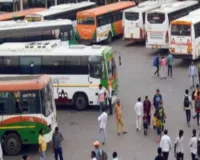 बम नहीं...आतिश बाजी के पटाखे,  आगरा बस स्टैंड में अफरातफरी के बीच बम की सूचना निकली अफवाह 