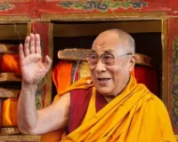  कुशीनगर : भगवान बुद्ध के दर्शन को पहुंची दलाई लामा की बहन, जेट्सन पेमा ने मंदिर में की प्रार्थना