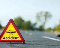 बिजनौर में पीछे से कार ने डंपर को मारी टक्कर, 4 लोगों की मौत 