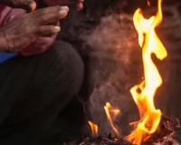 अंगीठी जलाकर सो रहे परिवार के चार लोगों की दम घुटने से एक ही मौत,चार गंभीर 