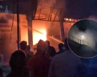   लखनऊ में 4 मंजिला मकान में आग का तांडव: दीवार तोड़कर किया रेस्क्यू, डेढ़ घंटे मशक्कत से बाद फायर फाइटर्स ने पाया काबू