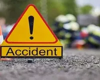  यूपी के कुशीनगर में सड़क हादसा : तेज रफ़्तार वाहन की टक्कर से बाइक सवार व्यक्ति की मौत, एक अन्य घायल 